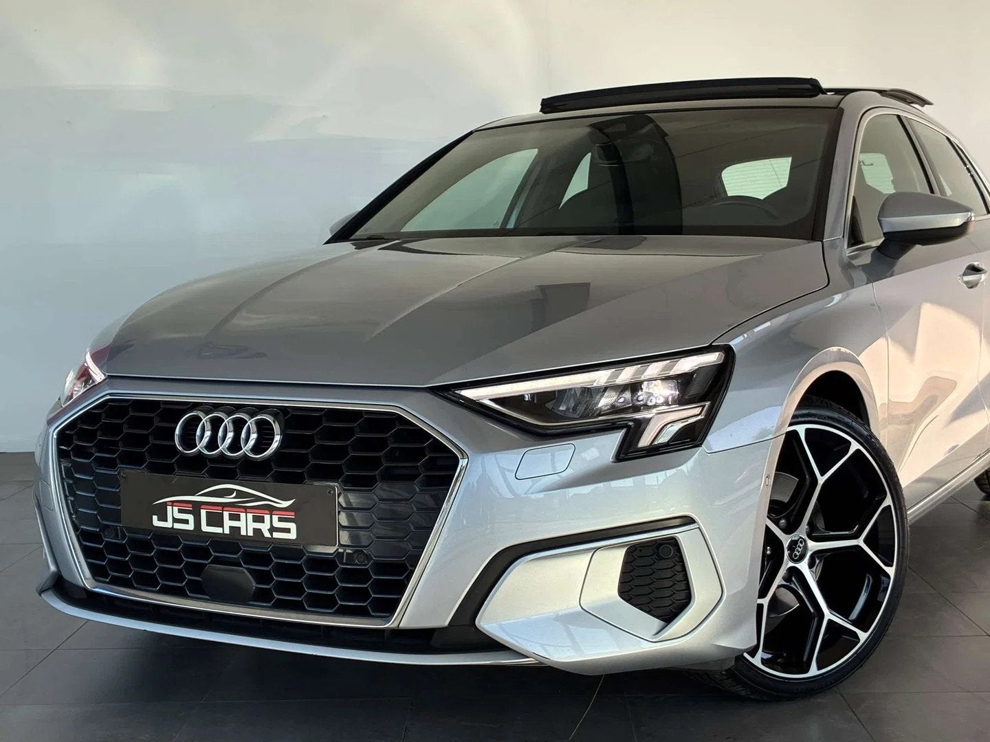Audi A3 Sportback 1.5 TFSi S-LINE-1ERPRO-T.O.-COCKPIT-CARPLA, Autos, Cuir, Argent ou Gris, Entreprise, Noir