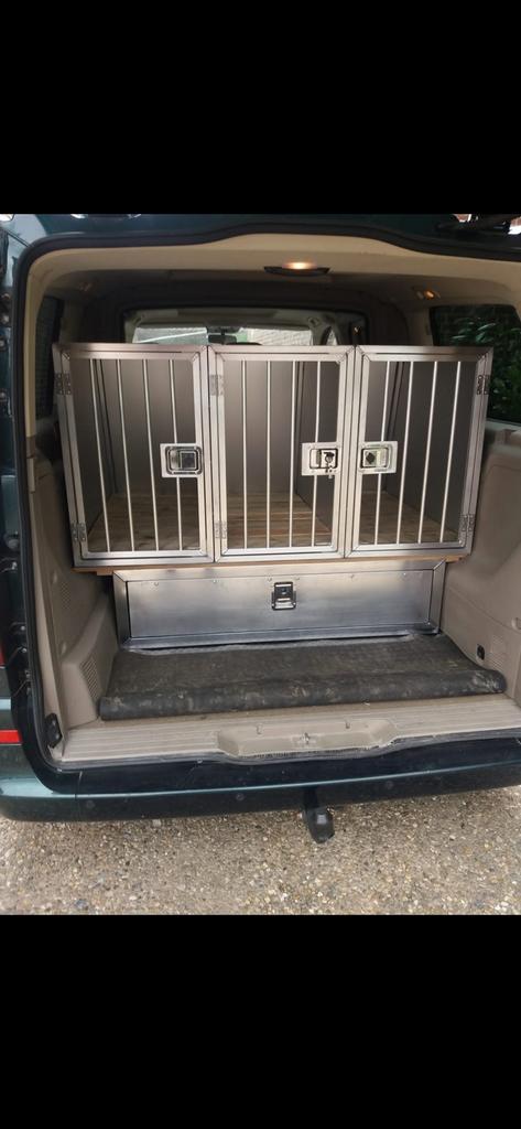 Autokennel Mercedes viano, Dieren en Toebehoren, Hondenhokken, Ophalen, Zo goed als nieuw