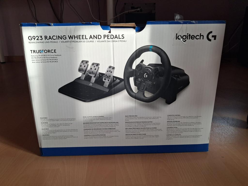Volant et pedalier logitec/ playstation, Enlèvement, Comme neuf, PlayStation 5