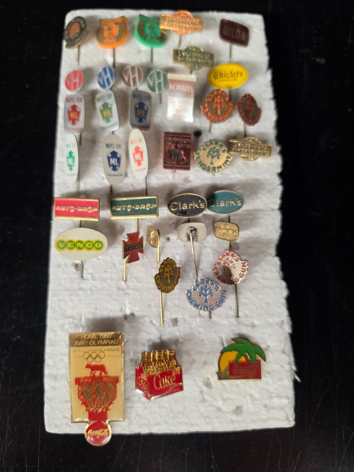 Lot Pins / spelden / buttons, Ophalen, Zo goed als nieuw, Overige onderwerpen, Speldje of Pin