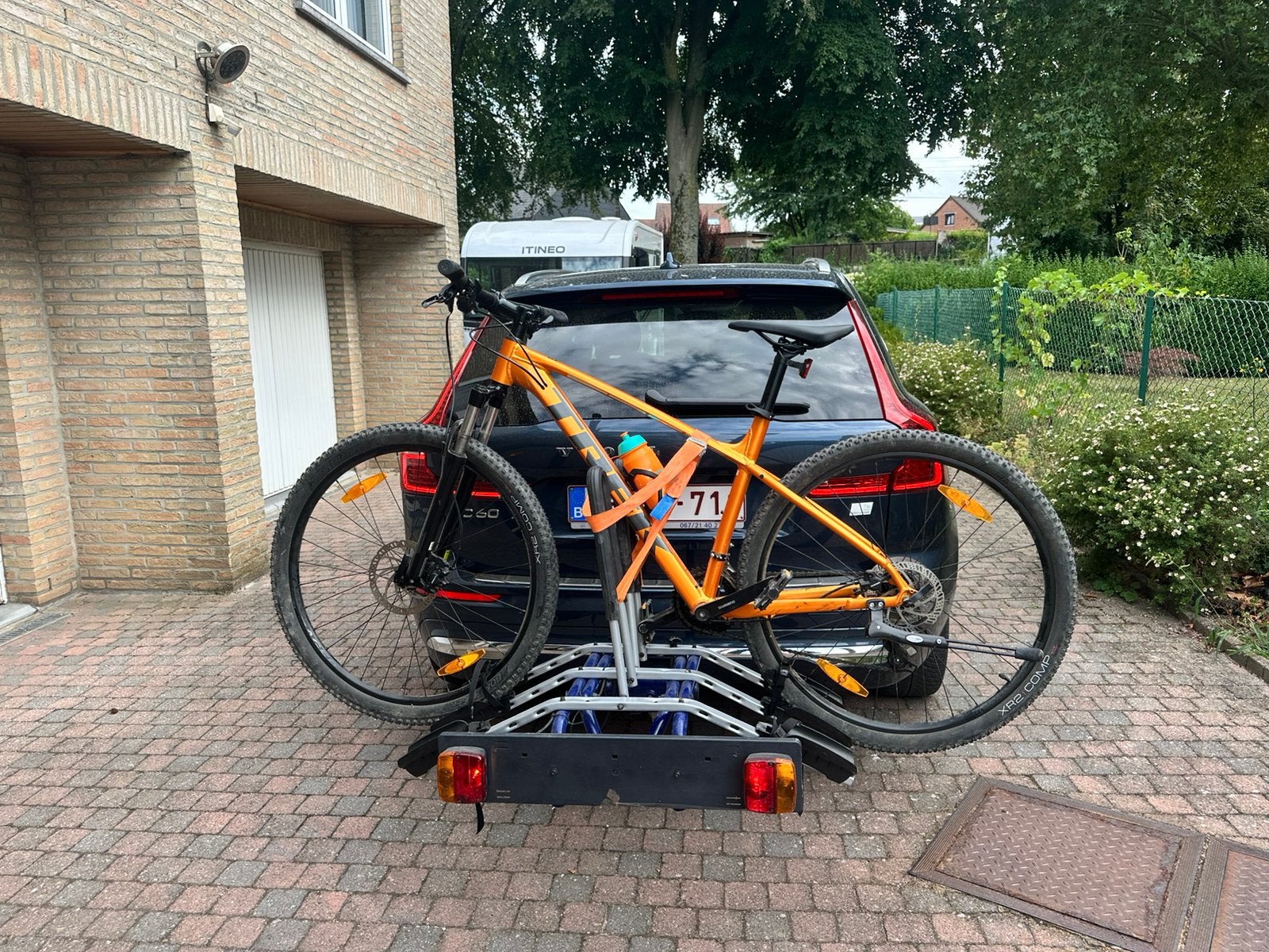 Porte vélo sur attache remorque. 3 vélos, Enlèvement, Utilisé