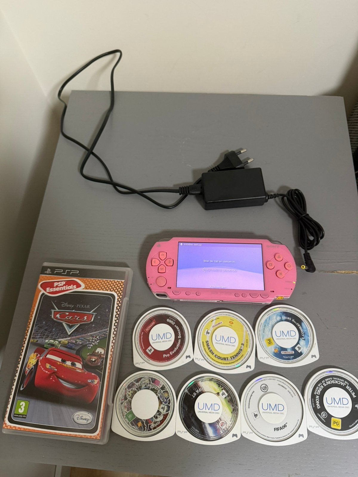 PSP Pink + 8 spellen,oplader en memorycard, Consoles de jeu & Jeux vidéo, Consoles de jeu | Sony PSP, Enlèvement ou Envoi, Comme neuf