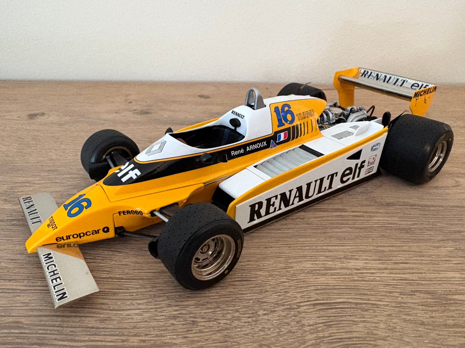 RE-20 Turbo - F1 - René Arnoux 1980 GP France, Hobby & Loisirs créatifs, Voitures miniatures | 1:18, Enlèvement ou Envoi, Comme neuf