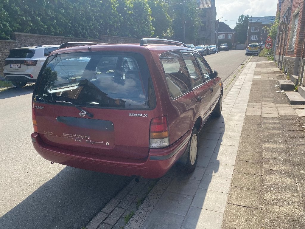 Oldtimer Nissan Sunny III Break (Y10) 2.0d 1992, foto 3
