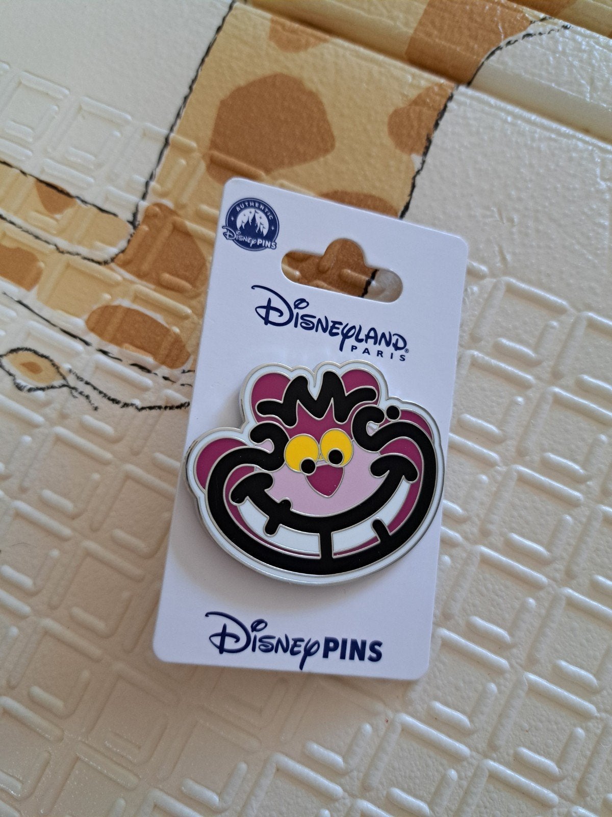 Pin's Cheshire, Collections