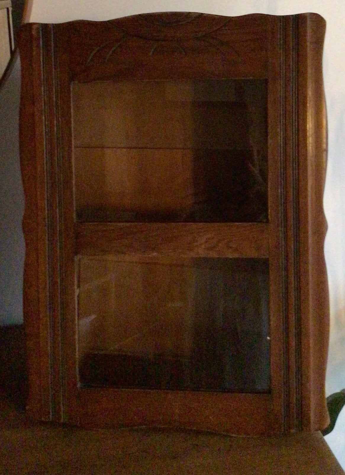 Antiek hangkastje, Ophalen