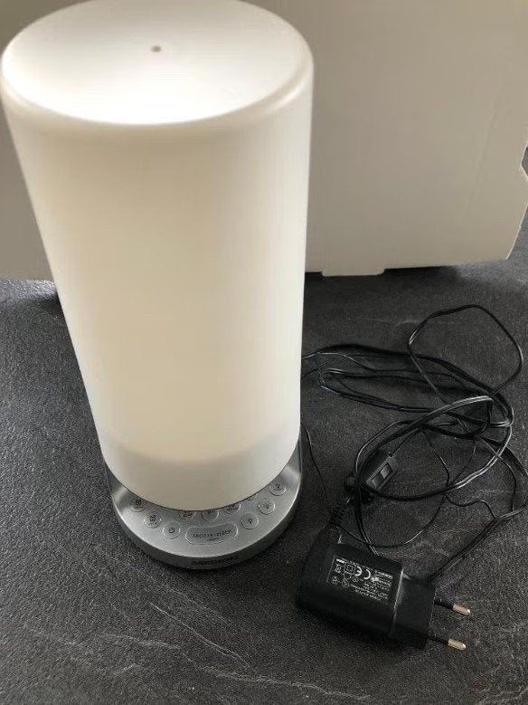 LED bureaulamp met radiowekker (USB laadstation), Ophalen, Wit, Overige merken, Gebruikt