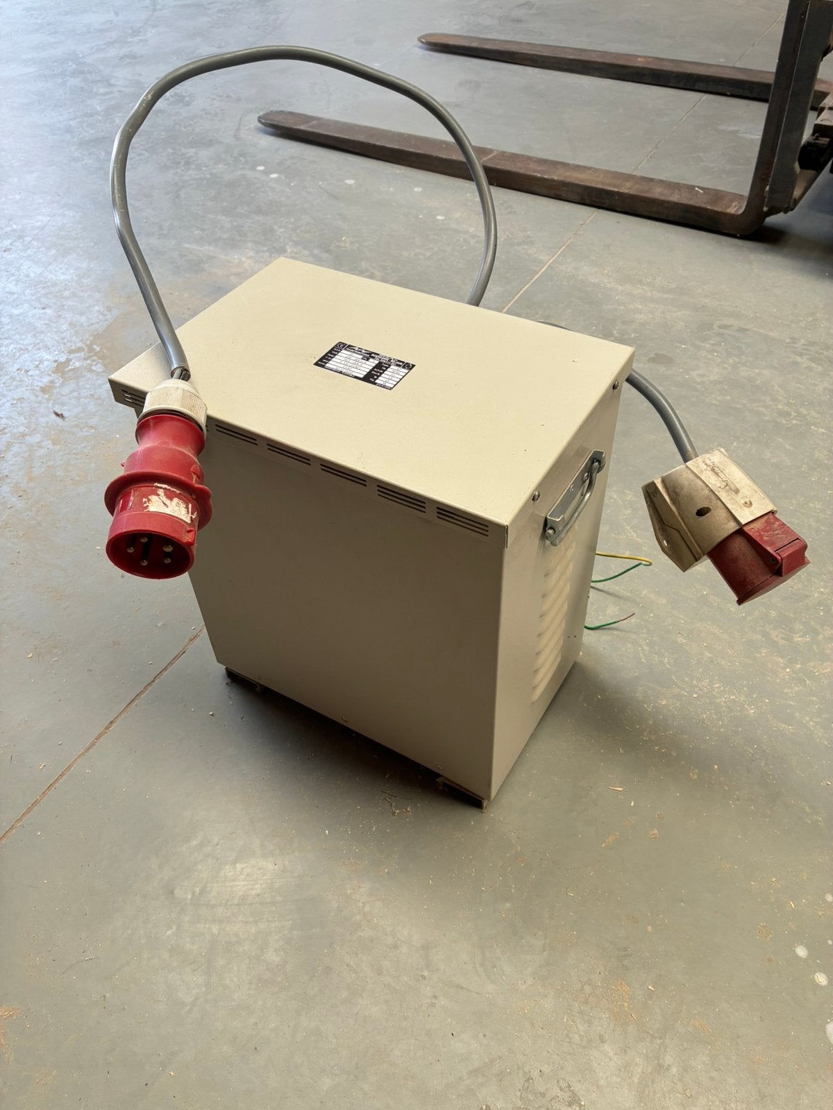 Transfo 20kva 3x230v naar 380 volt, Enlèvement, Comme neuf