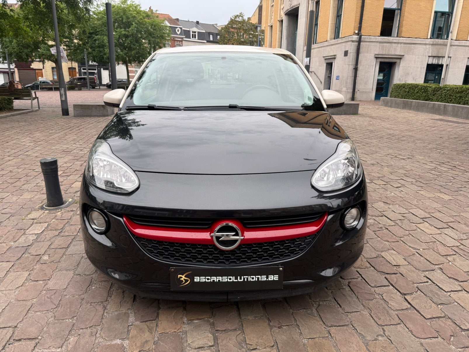 Opel Adam 2015 84.000km benzine, Autos, Bluetooth, Boîte manuelle, Noir, 2 portes