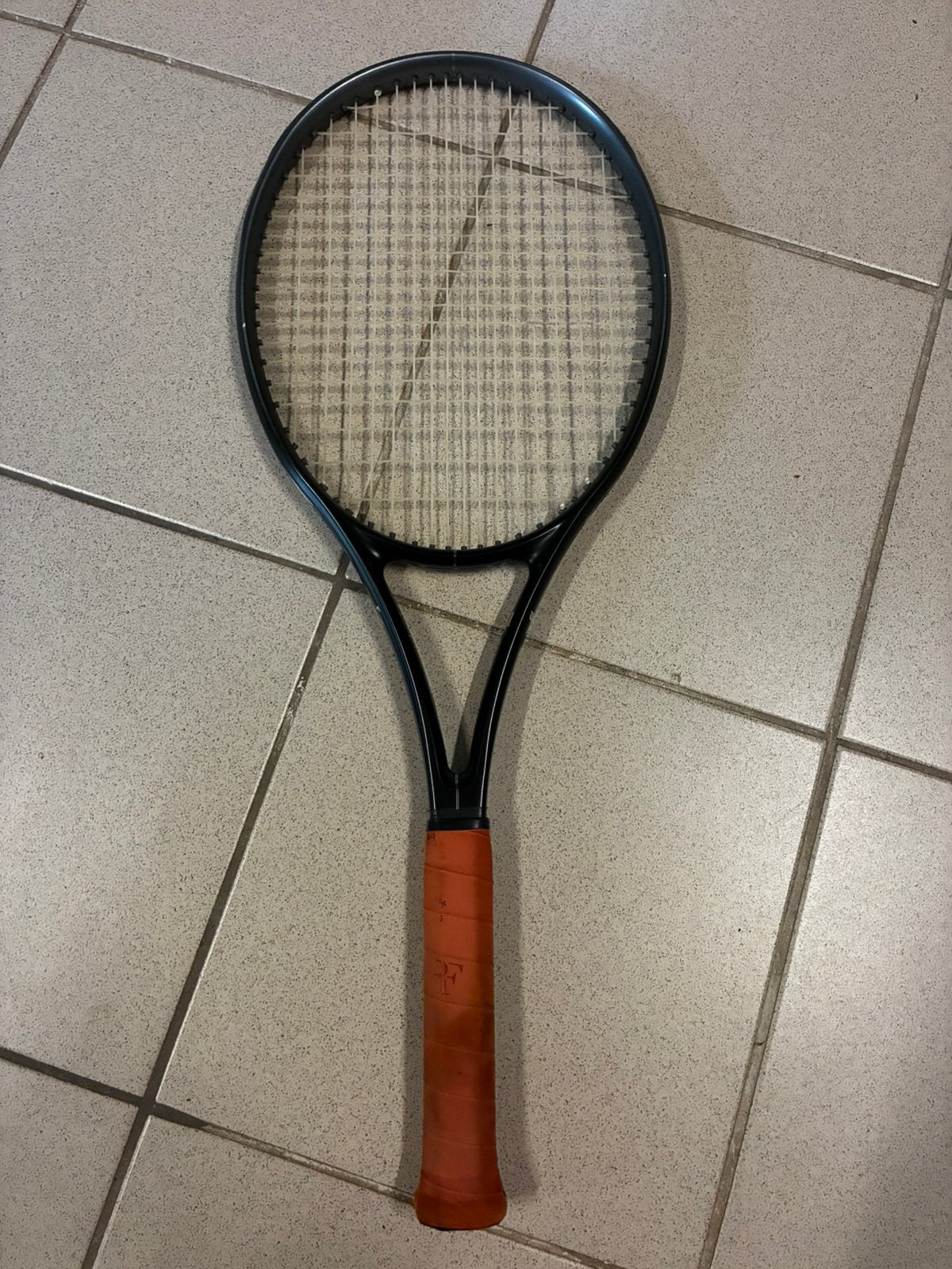 Raquette de Tennis Wilson Rf 01, Sports & Fitness, Enlèvement, Comme neuf, Raquette, Wilson