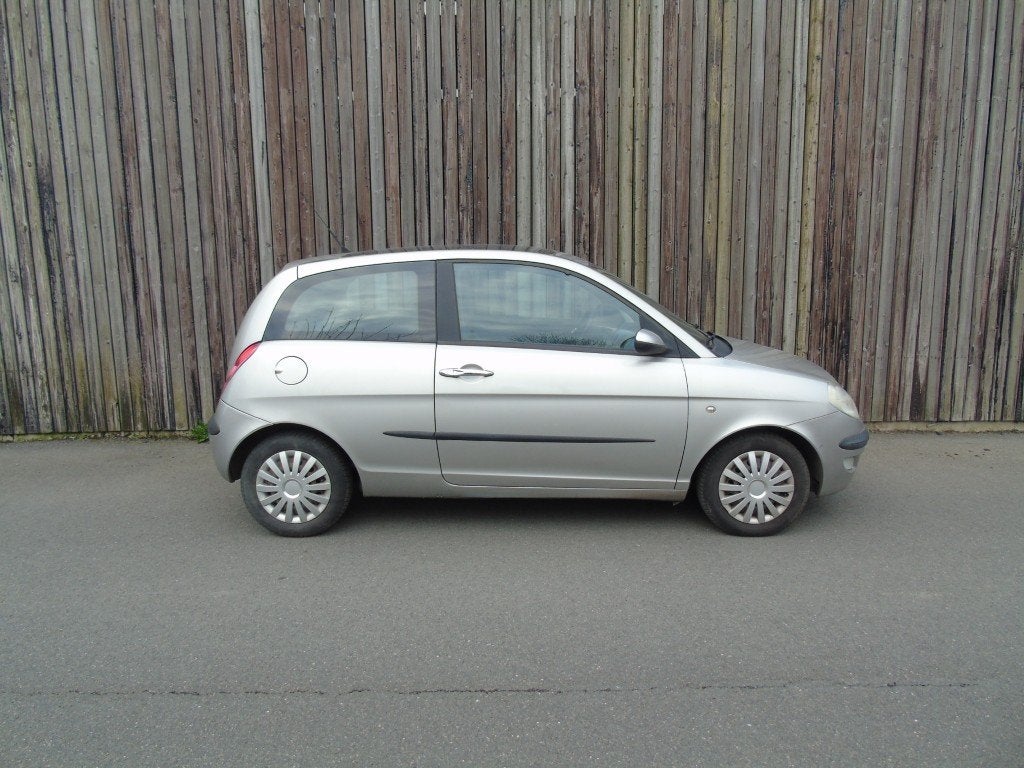 Lancia Ypsilon 1.4i 16V AUTOMATIC avec toit ouvrant., Autos, Argent ou Gris, Achat, Berline, Automatique