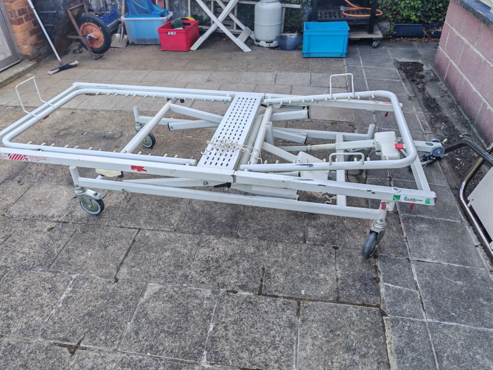 Lit 1 personne avec matelas hôpital fonctionne bien, Bricolage & Construction, Enlèvement