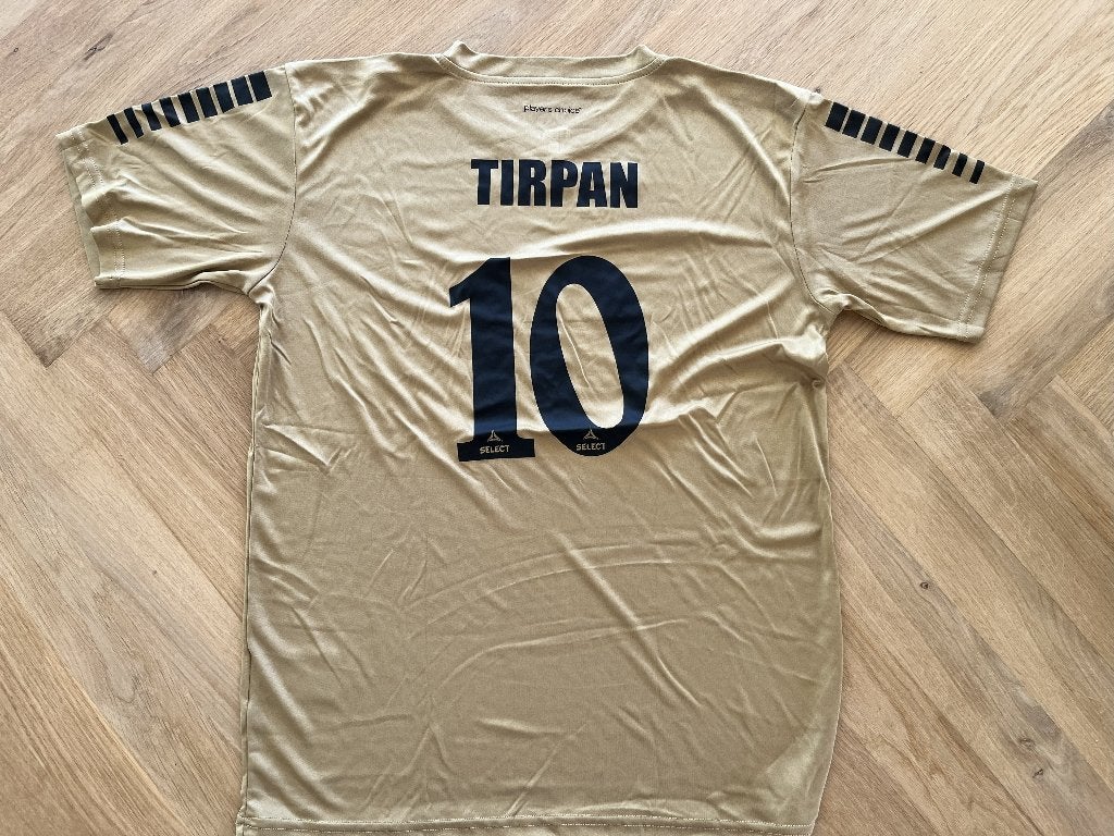 Match-worn shirt nr10 Tirpan LMV galamatch, Sports & Fitness, Taille M, Enlèvement, Comme neuf, Maillot