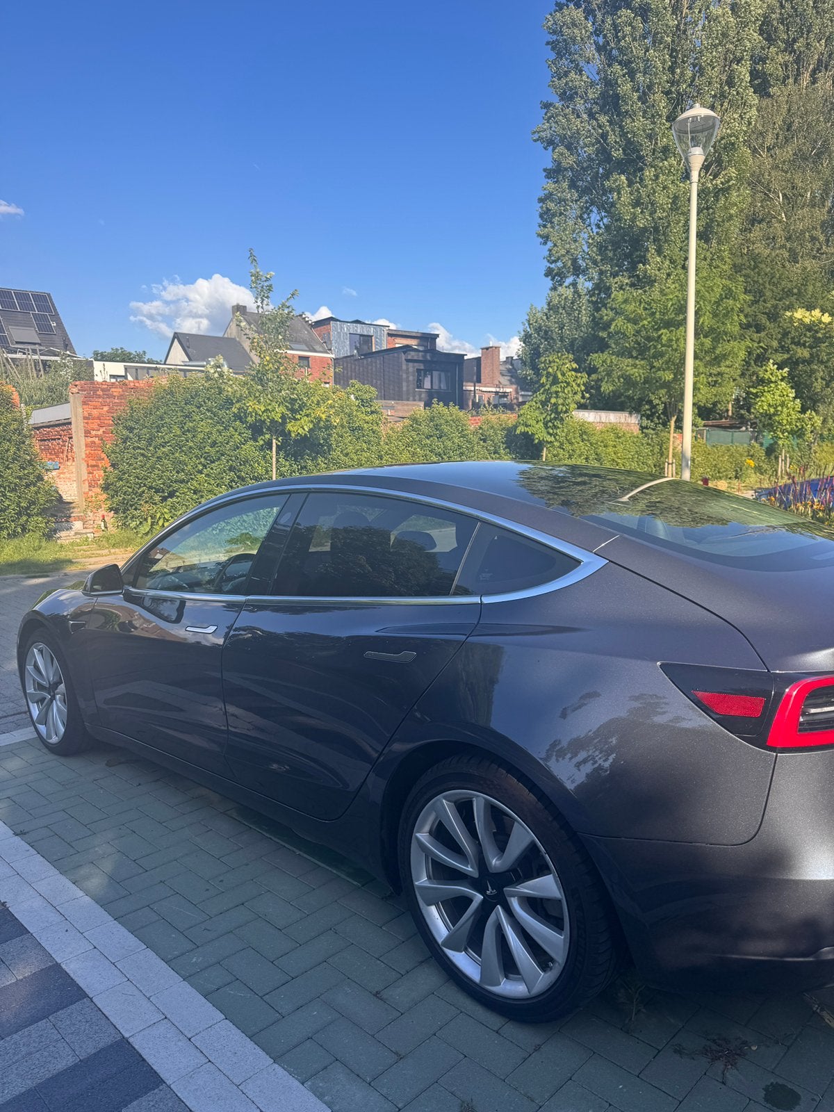 Tesla model 3, Autos, Cuir, Argent ou Gris, Achat, Euro 6