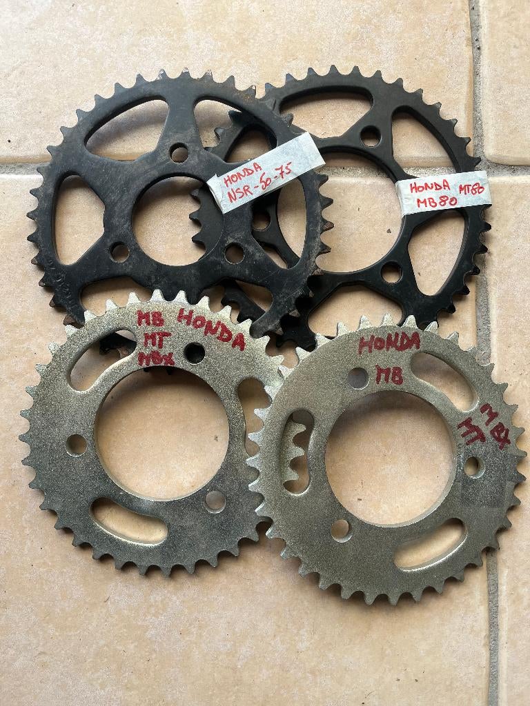 Plusieurs couronnes arr pour HONDA MB, MBX, MT, DAX, NSR,, Enlèvement ou Envoi, Neuf