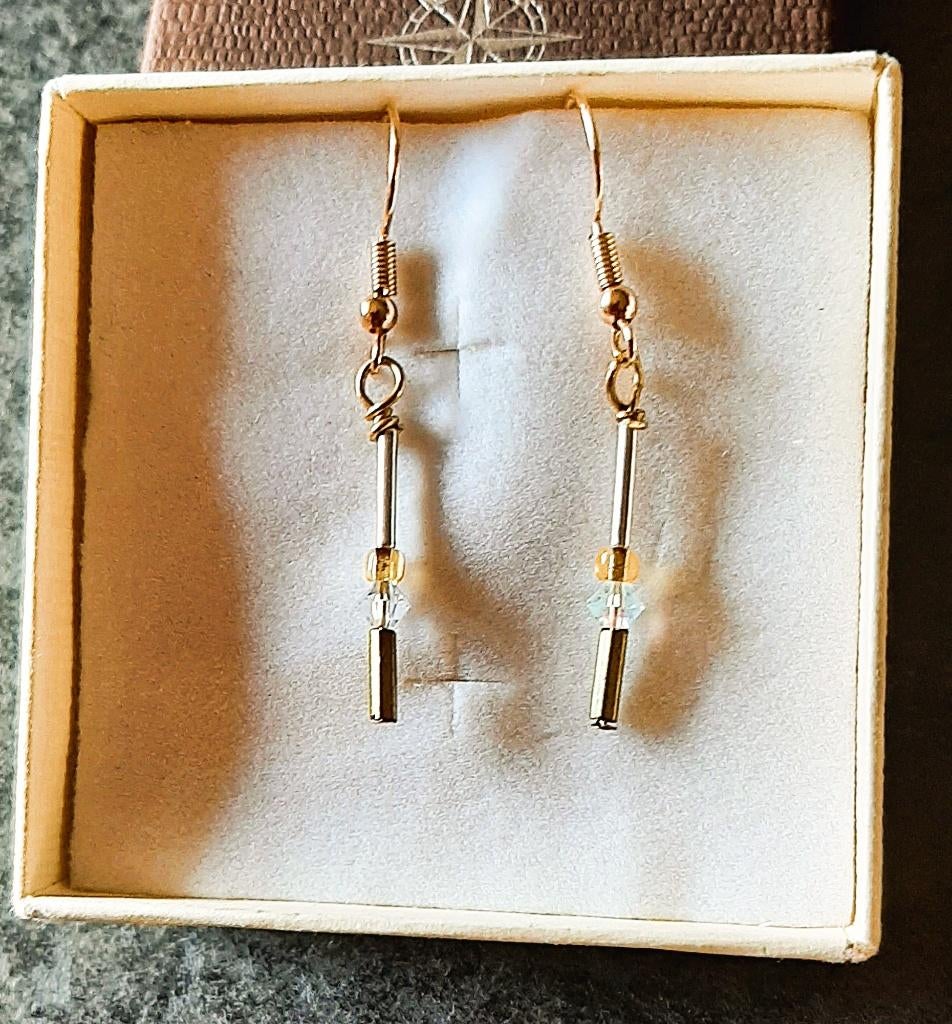 Te koop: Nieuw!! Mooie oorbellen, Bijoux, Sacs & Beauté, Boucles d'oreilles, Neuf, Enlèvement ou Envoi, Or, Autres matériaux