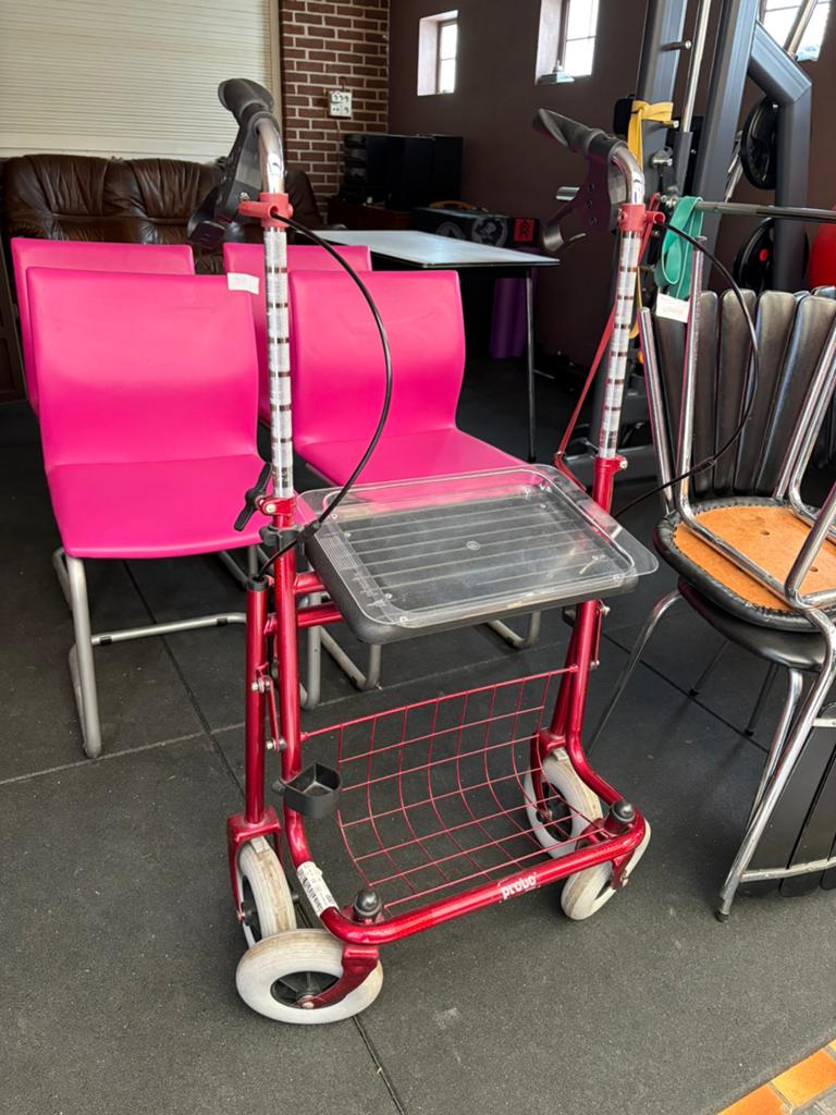 Gebruikte maar nog degelijke rollator., Ophalen, Gebruikt
