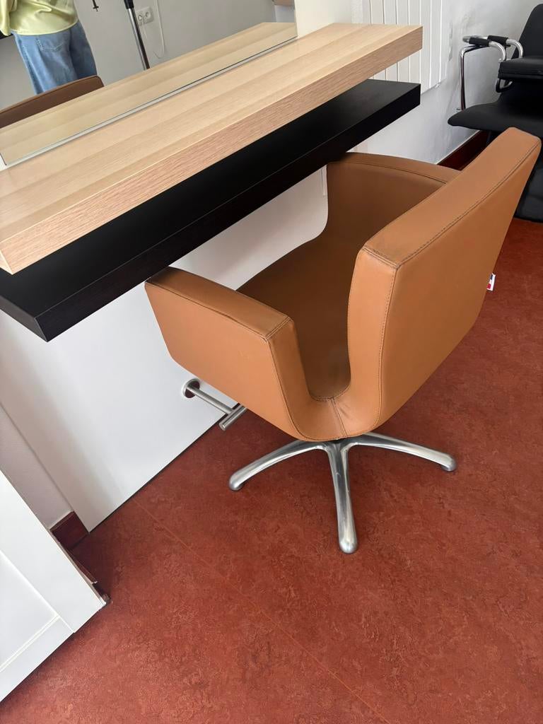 Kappers salon inrichting, Ophalen, Zo goed als nieuw