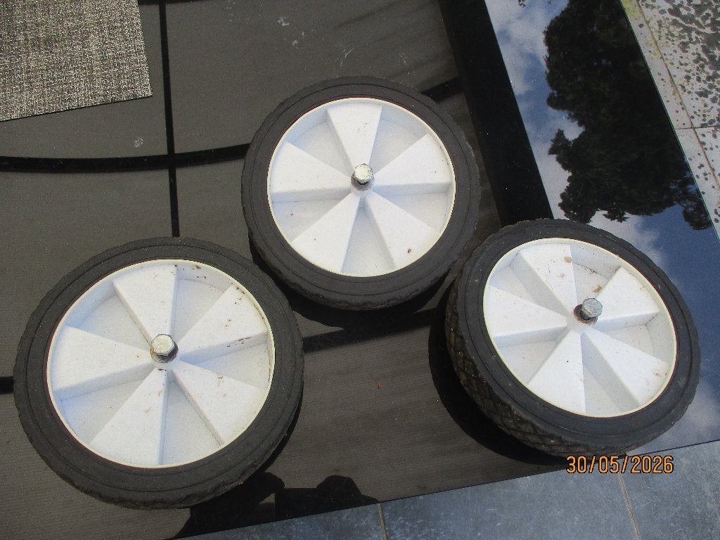 3 Plastic wielen met bout van bolderkar, Ophalen of Verzenden, Gebruikt
