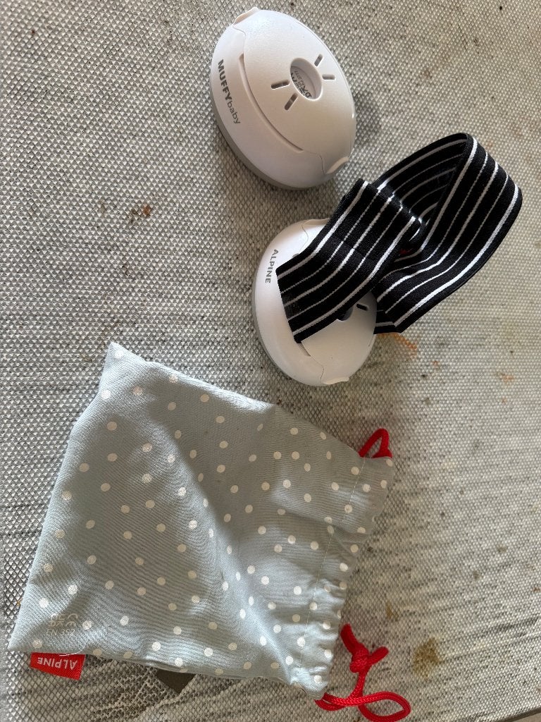 MuffyBABY gehoorbescherming in opbergzakje, Kinderen en Baby's, Ophalen, Zo goed als nieuw