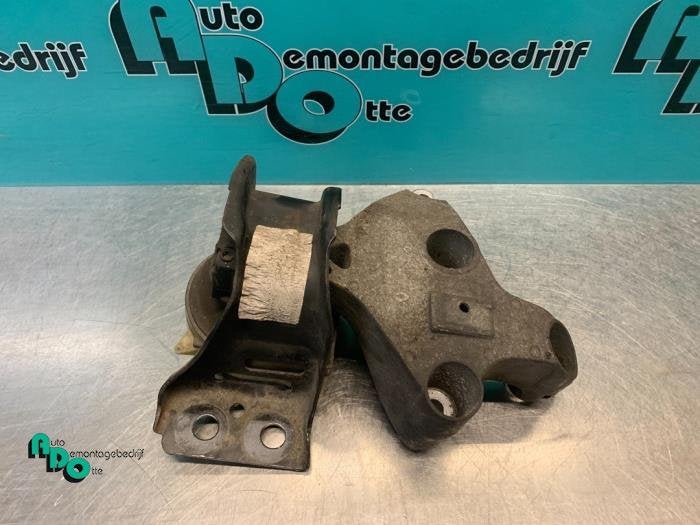 Motorsteun van een Renault Kangoo (Kangoo 2 08-), Auto-onderdelen, Ophanging en Onderstel, Renault, Gebruikt, 3 maanden garantie