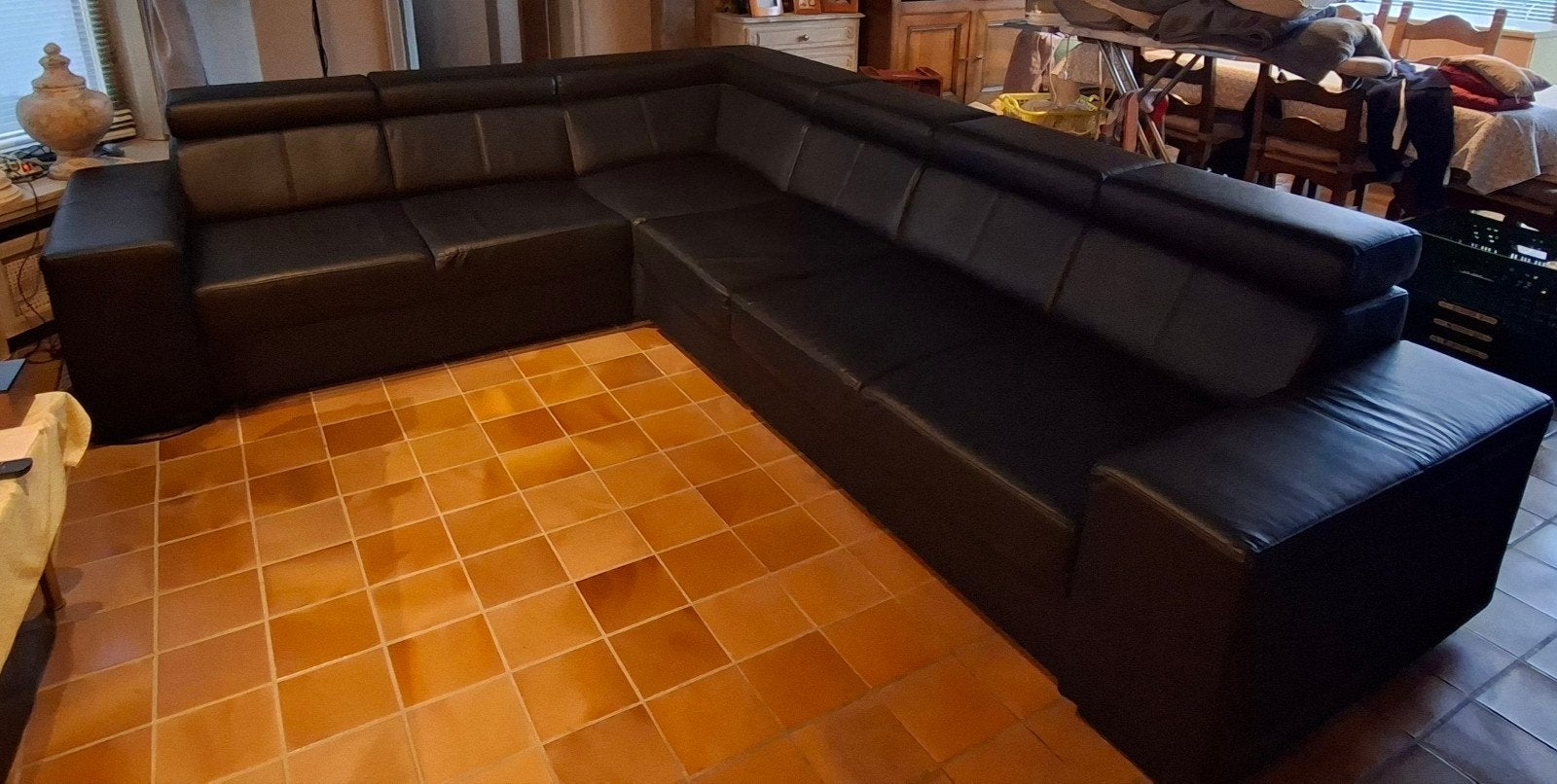 lederen hoeksalon, Ophalen