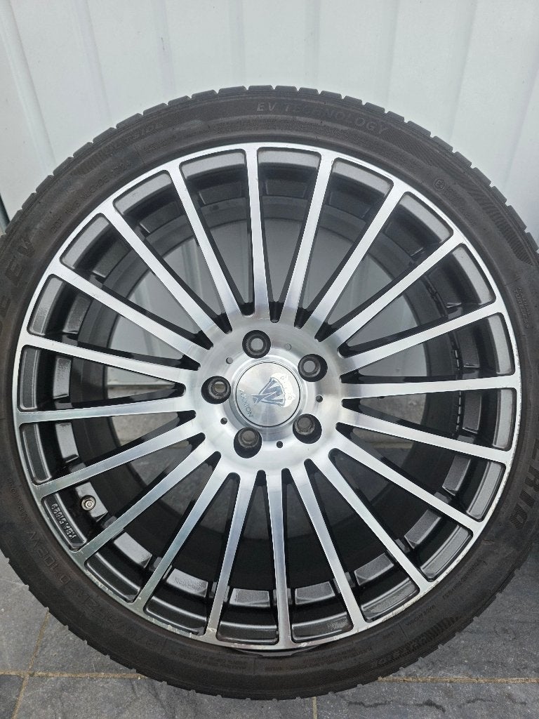 Velgen 9J x 20 ET45 ,5 x 120+ banden 275/35  ZR20'  102W, Ophalen