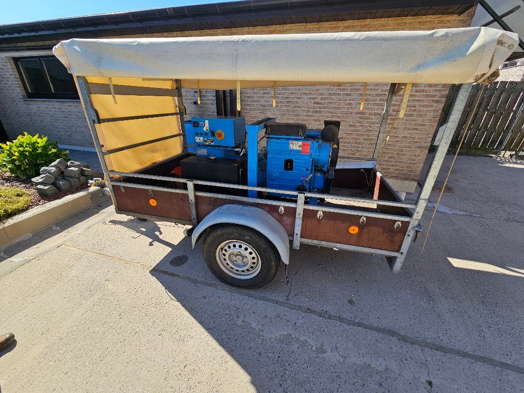 Stroom generator 28 Kva 3 fasen, Bricolage & Construction, 10 à 30 kVA, Comme neuf, Démarrage électrique, Enlèvement
