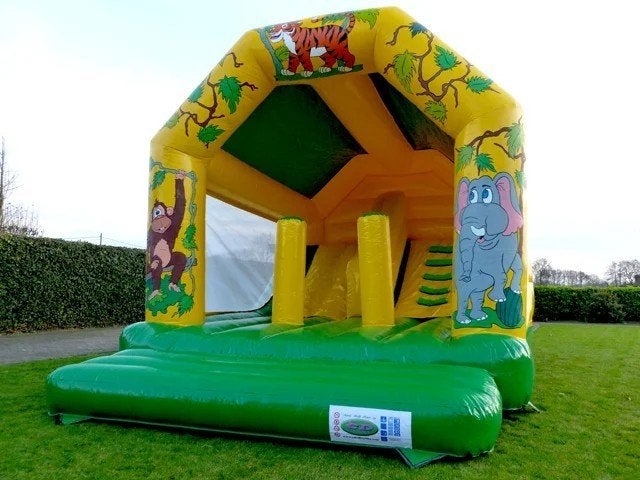 Springkasteel Jungle te koop, Ophalen, Gebruikt