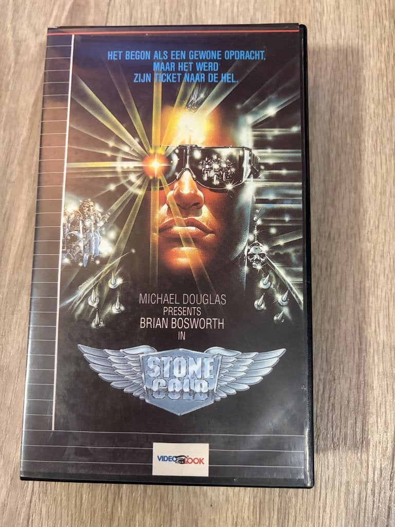VHS - Stone Cold, Cd's en Dvd's, VHS | Film, Ophalen of Verzenden, Actie en Avontuur, VHS, Gebruikt