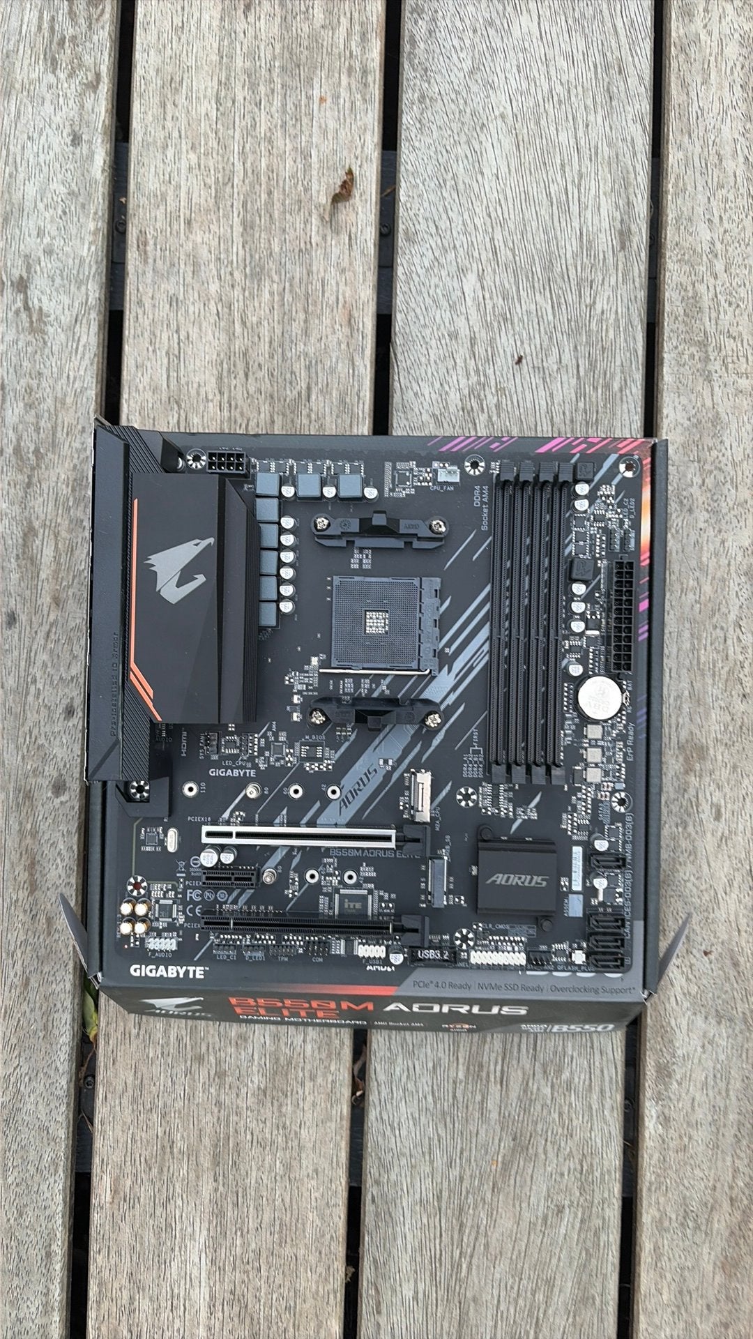 Aorus eltis b550m pour processeurs ryzen am4, Informatique & Logiciels, Enlèvement, Comme neuf