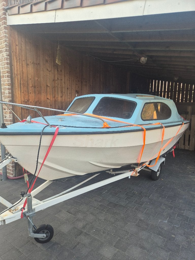 Kajuitboot met trailer en motor, Ophalen, Gebruikt
