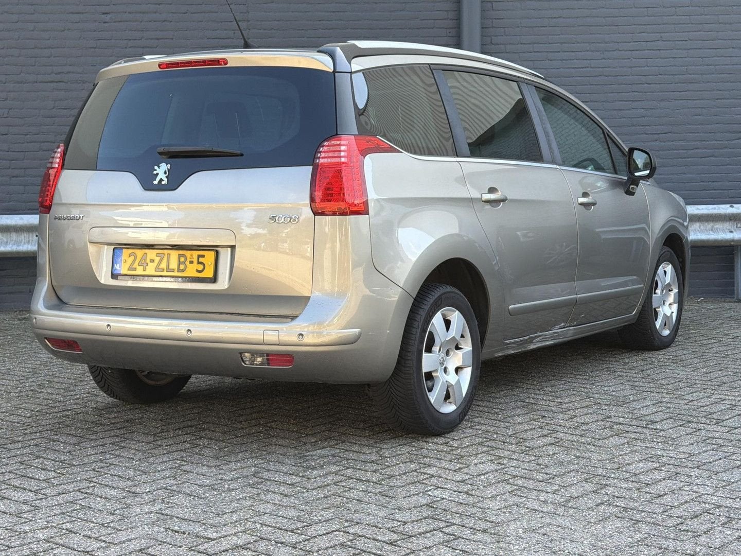 Peugeot 5008 1.6 THP Style 5p., Auto's, 167 g/km, Monovolume, Handgeschakeld, Zilver of Grijs