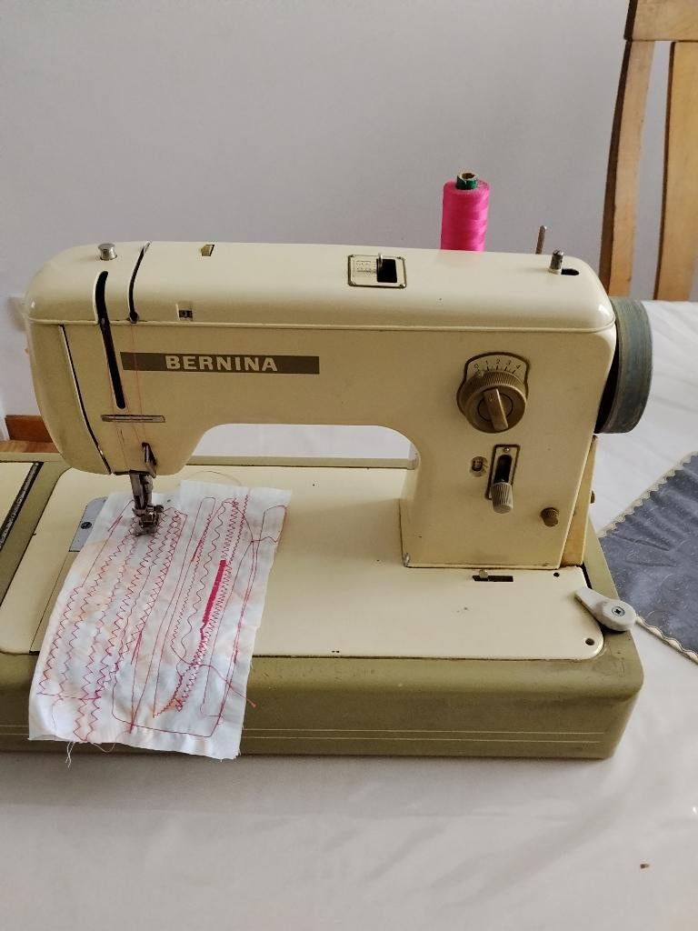 Machine à coudre, Enlèvement, Utilisé, Machine à coudre, Bernina