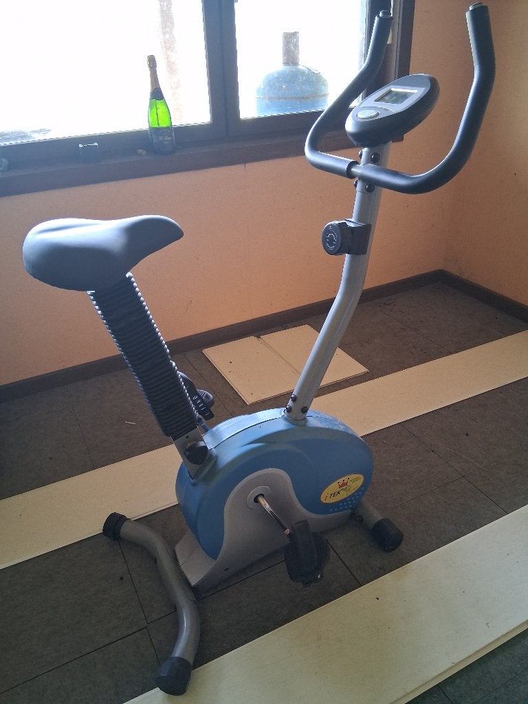 Vélo d'exercice, Sports & Fitness, Jambes, Comme neuf, Enlèvement, Vélo d'appartement