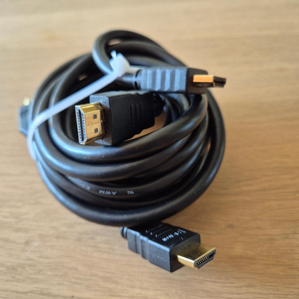 2 HDMI kabels met vergulde uiteinden, TV, Hi-fi & Vidéo, Enlèvement ou Envoi, Comme neuf, Moins de 2 mètres, Câble HDMI