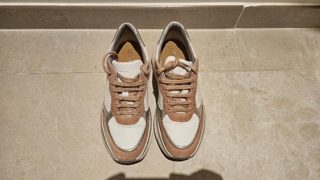 Baskets GEOX, Vêtements | Femmes, Chaussures, Geox, Beige, Sneakers et Baskets, Comme neuf