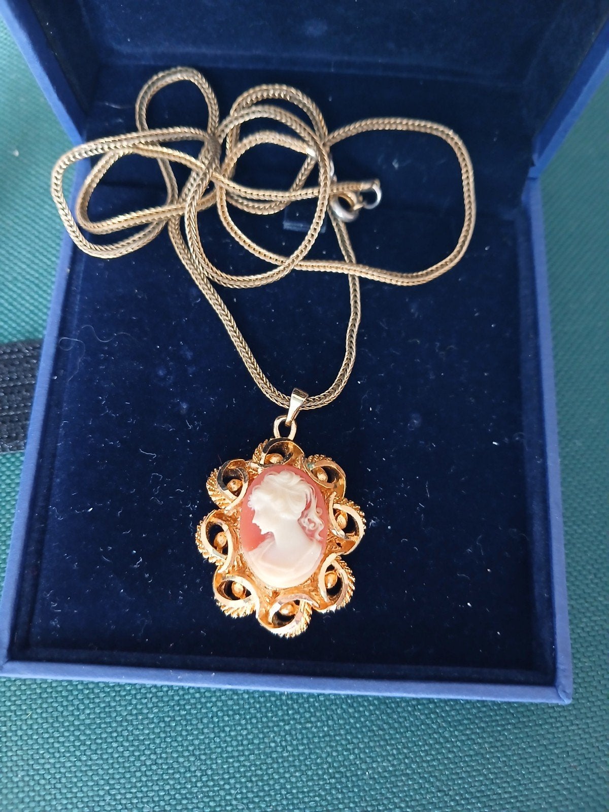 pierres précieuses, Bijoux, Sacs & Beauté, Colliers, Enlèvement, Utilisé, Autres matériaux, Avec pendentif