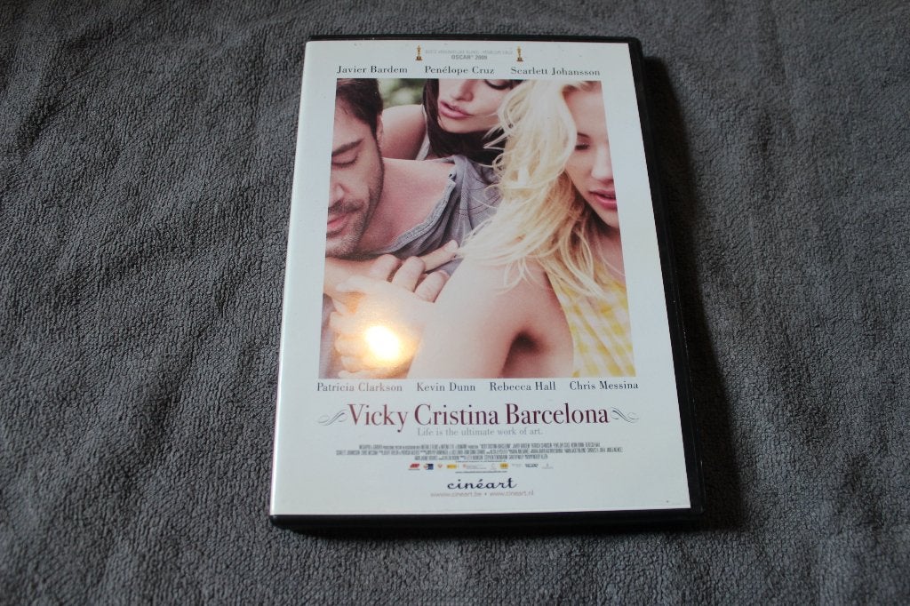 DVD Vicky Cristina Barcelona, CD & DVD, DVD | Comédie, À partir de 6 ans, Enlèvement ou Envoi, Anglais, Néerlandais