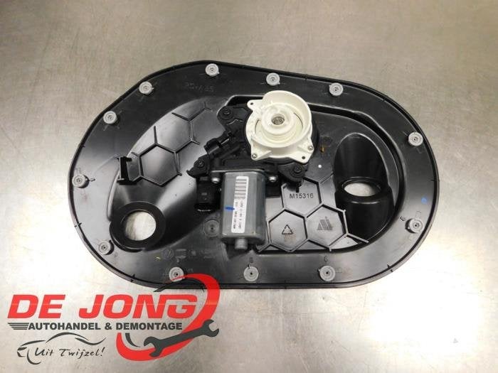 Sluithulpmotor portier rechts-voor van een Audi Q7, Gebruikt, -, -, -