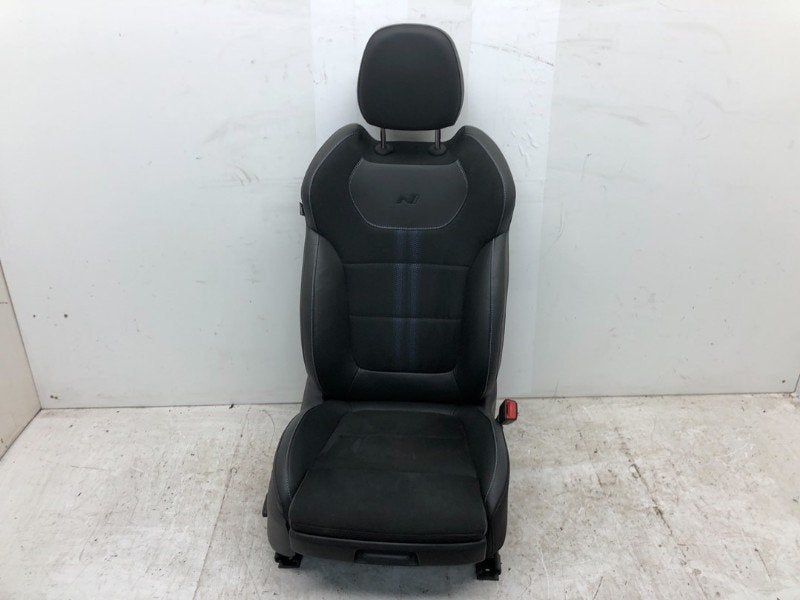 SIEGE AVANT DROIT ( PASSAGER ) i30 Fastback (PDEBA / PEDBC), Utilisé, Hyundai