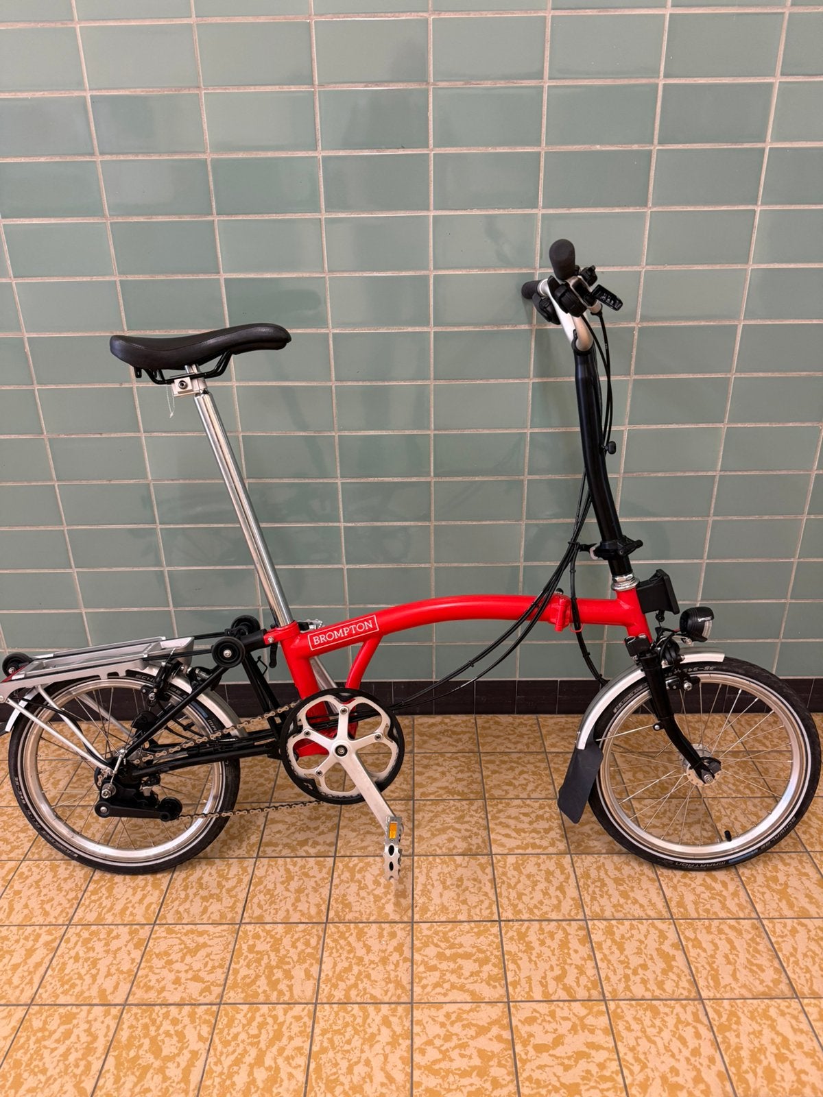 Prachtige rode Brompton H6R plooifiets, Fietsen en Brommers, Ophalen, Brompton, Velgrem, Versnellingen
