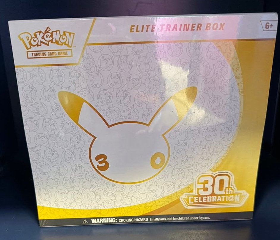 Pokémon  - Pokemon Elite Trainer Box 30th Anniversary, Ophalen, Zo goed als nieuw