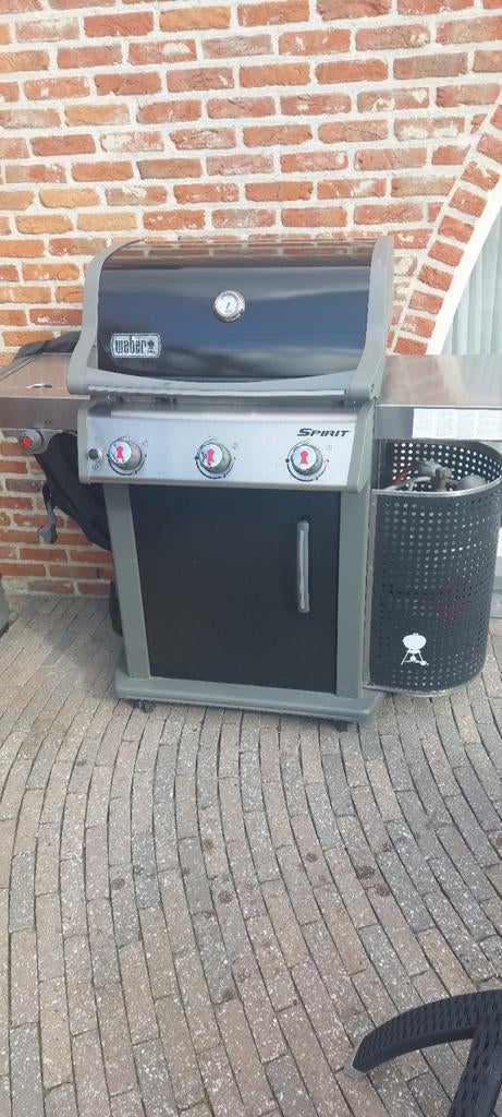 Gas BBQ Weber met zijvuur en hoes. Af te halen in Aarschot., Ophalen