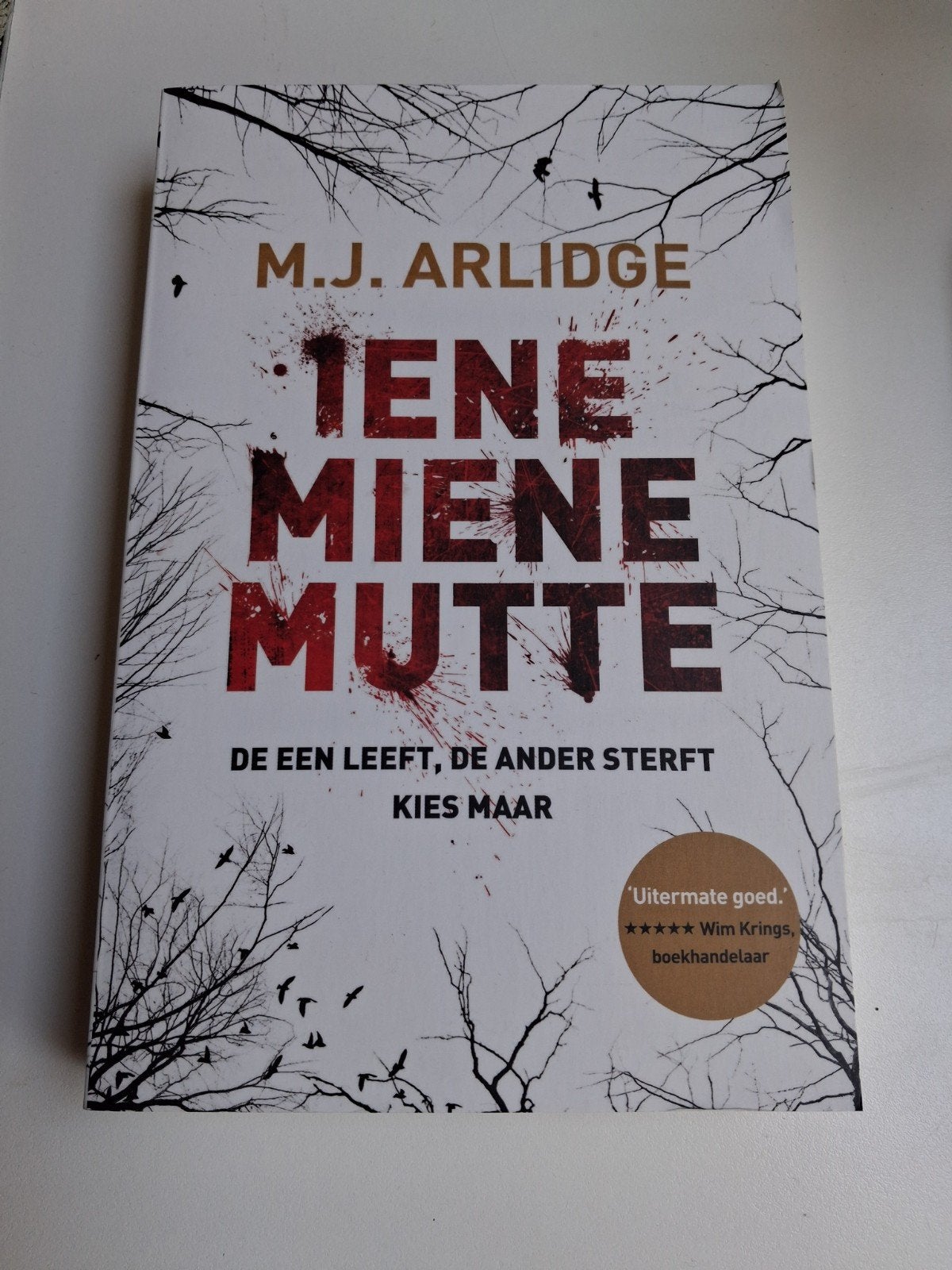 Iene miene mutte, Boeken, Ophalen, Nieuw, M.J. Arlidge