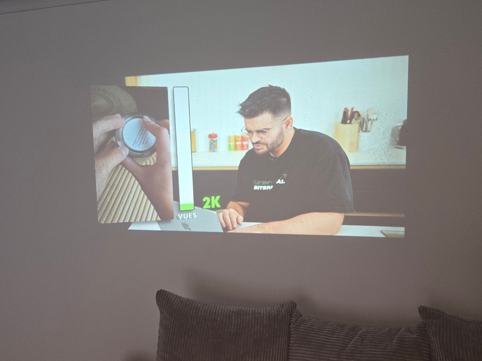 video Projector HY320AA en excellent état, s, Enlèvement, Comme neuf, LCD, HY320