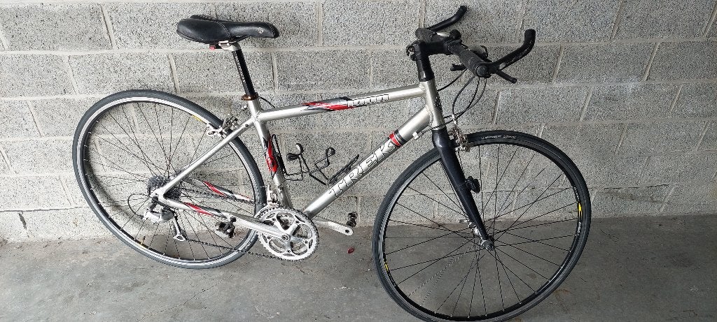 Vélo de sport TREK pour femme, Autres marques, 10 à 15 vitesses, Frein sur jante, Enlèvement