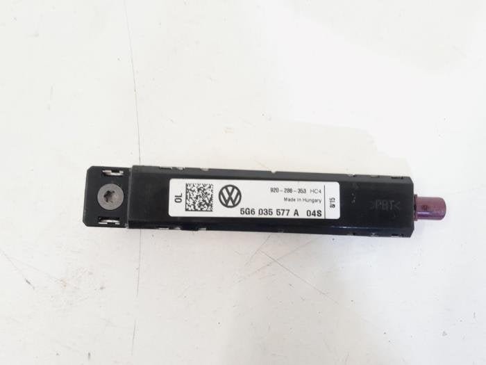 Antenne Versterker van een Volkswagen Golf, Gebruikt, -, Volkswagen, -