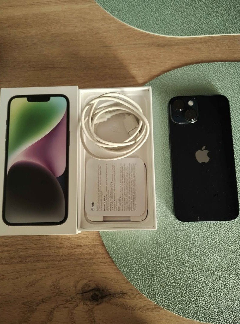 iPhone 14 Noir (Midnight) 128 Go – 2 ans – Boîte d’origine, Enlèvement, Noir, IPhone 14