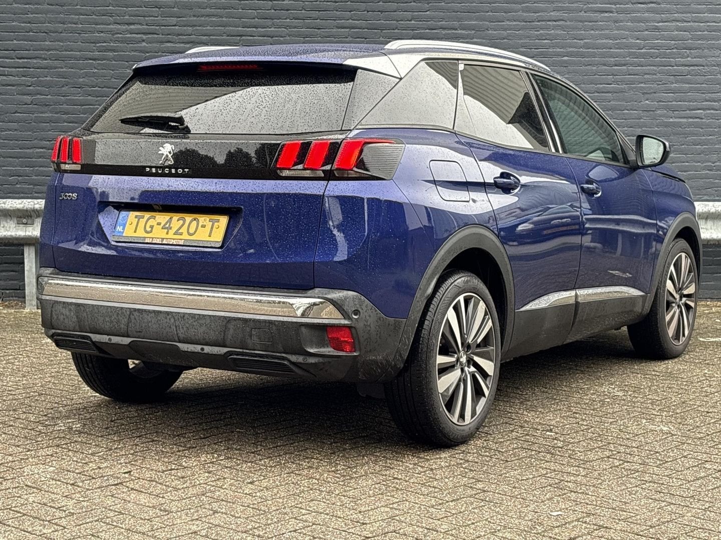 Peugeot 3008 1.2 PureTech Allure | Leder | Climate | Cruise, Zwart, Parkeersensor, Blauw, 115 g/km